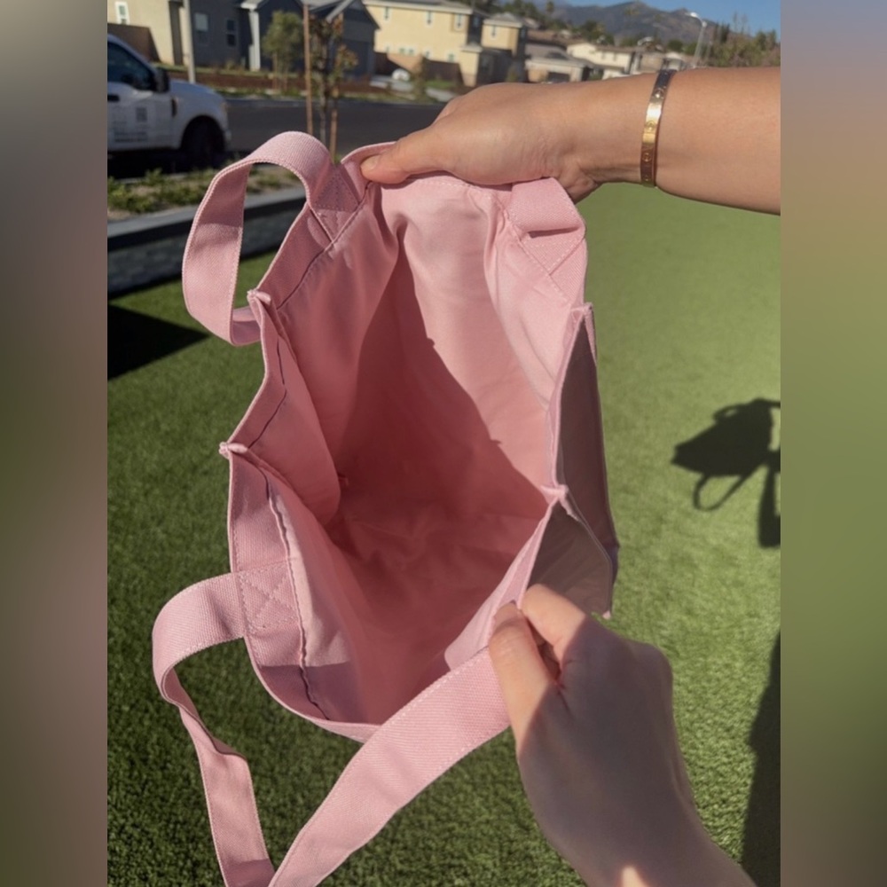 Burberry Beauty Shopper Bag in Soft Pink Canvas Tote Bag GWP NWT - Picture 4 of 9
